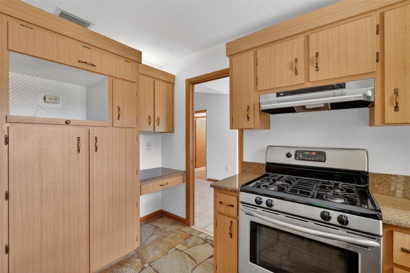 Image 14 of 41 For 50 Court Drive