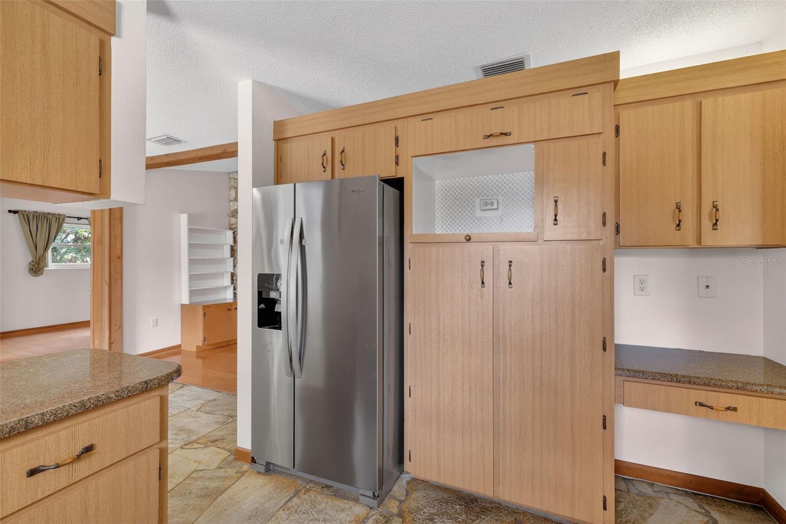 Image 15 of 41 For 50 Court Drive