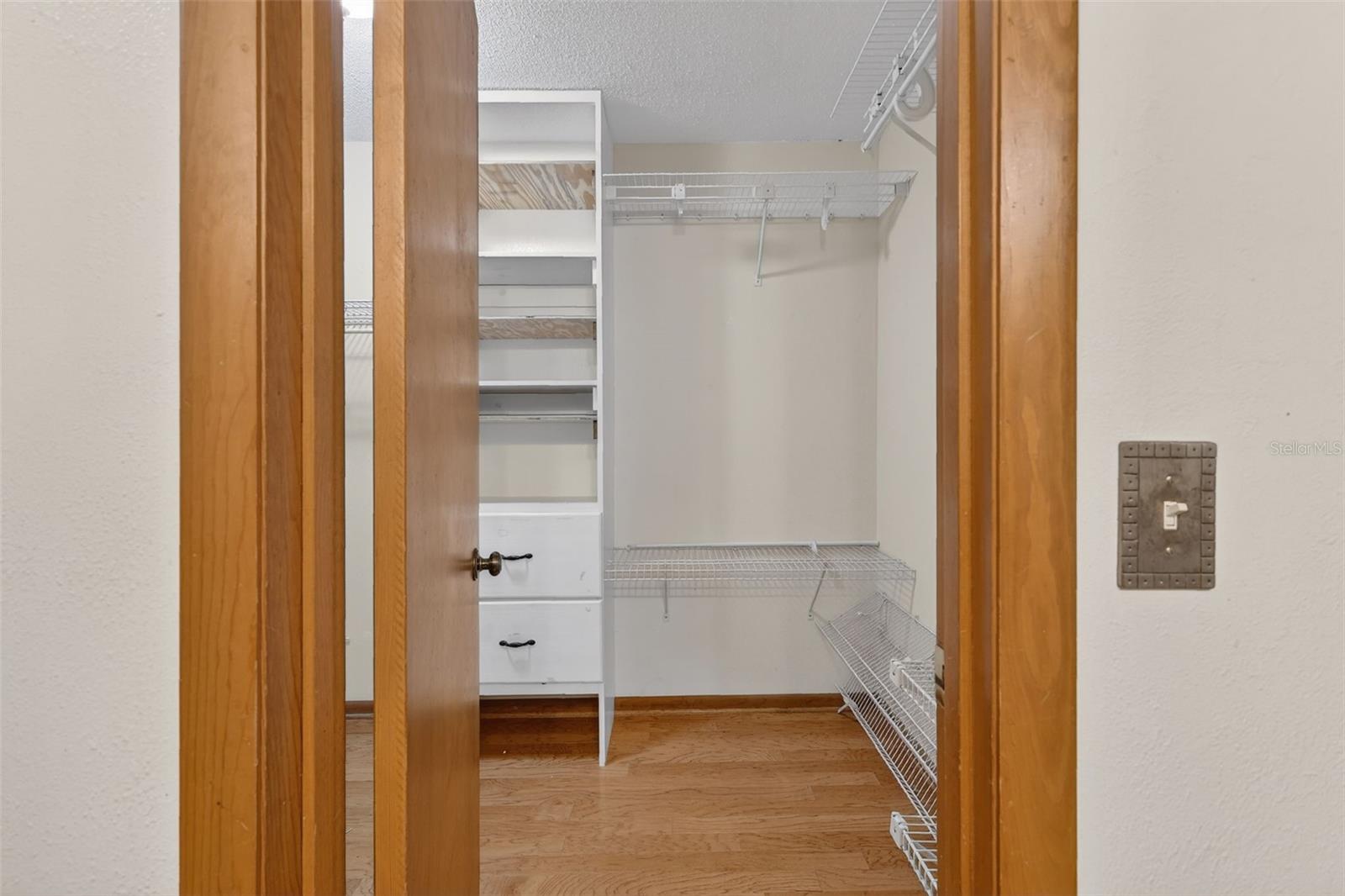 Image 22 of 41 For 50 Court Drive