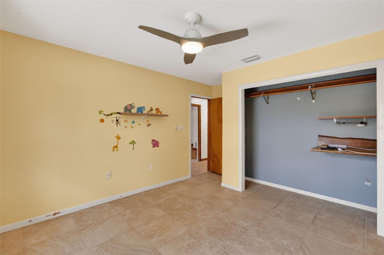 Image 24 of 41 For 50 Court Drive