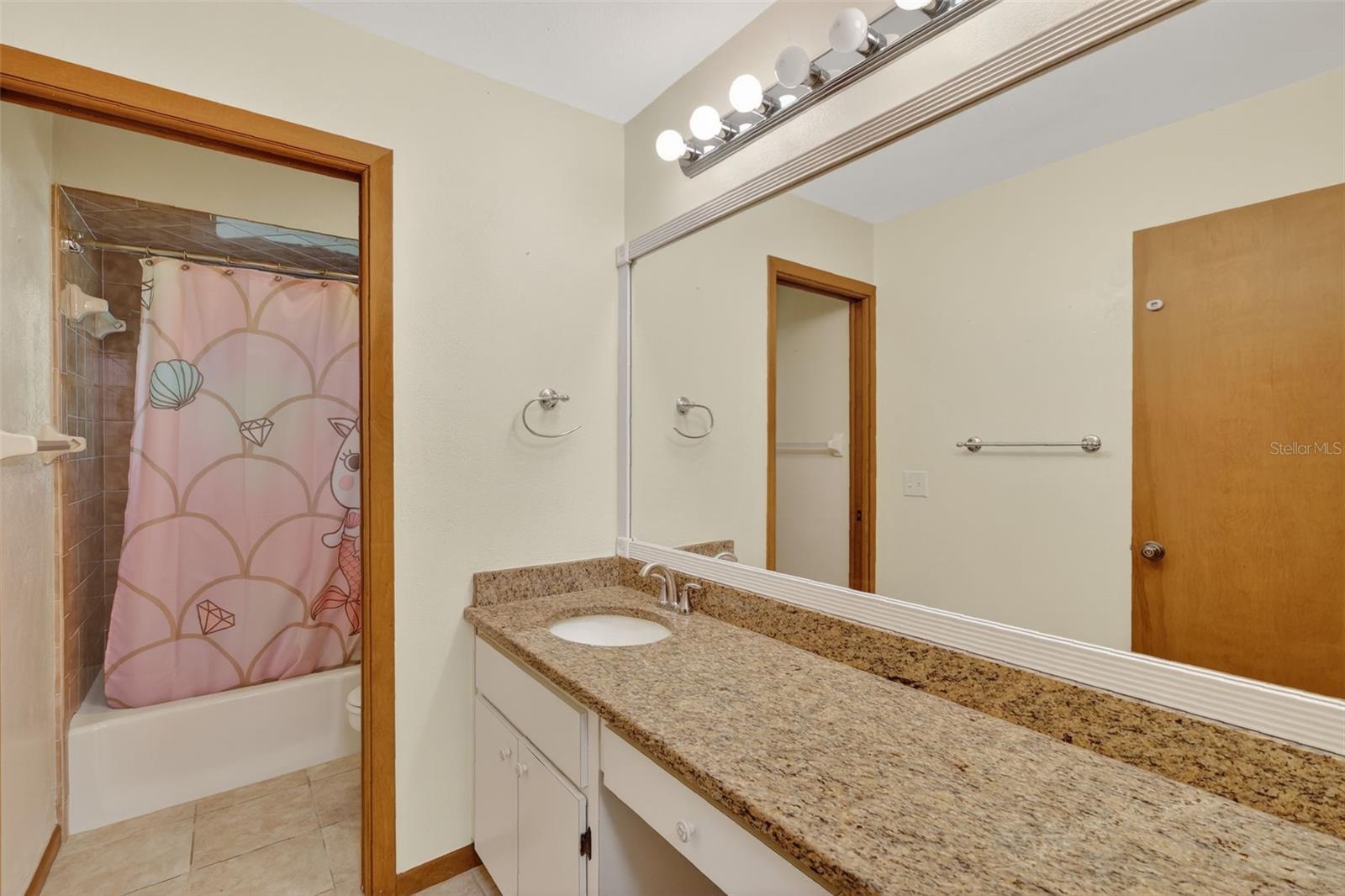 Image 25 of 41 For 50 Court Drive