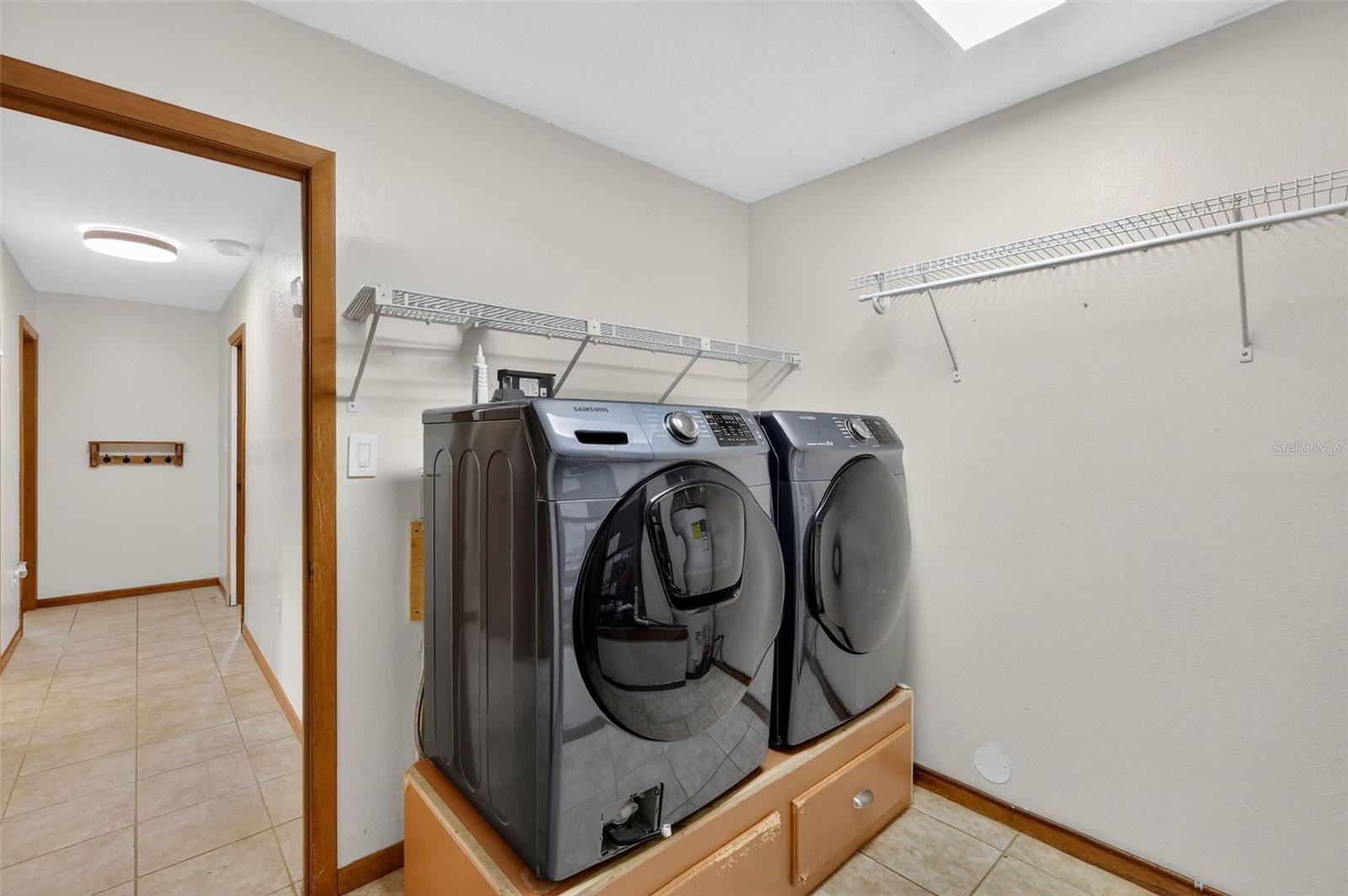 Image 28 of 41 For 50 Court Drive