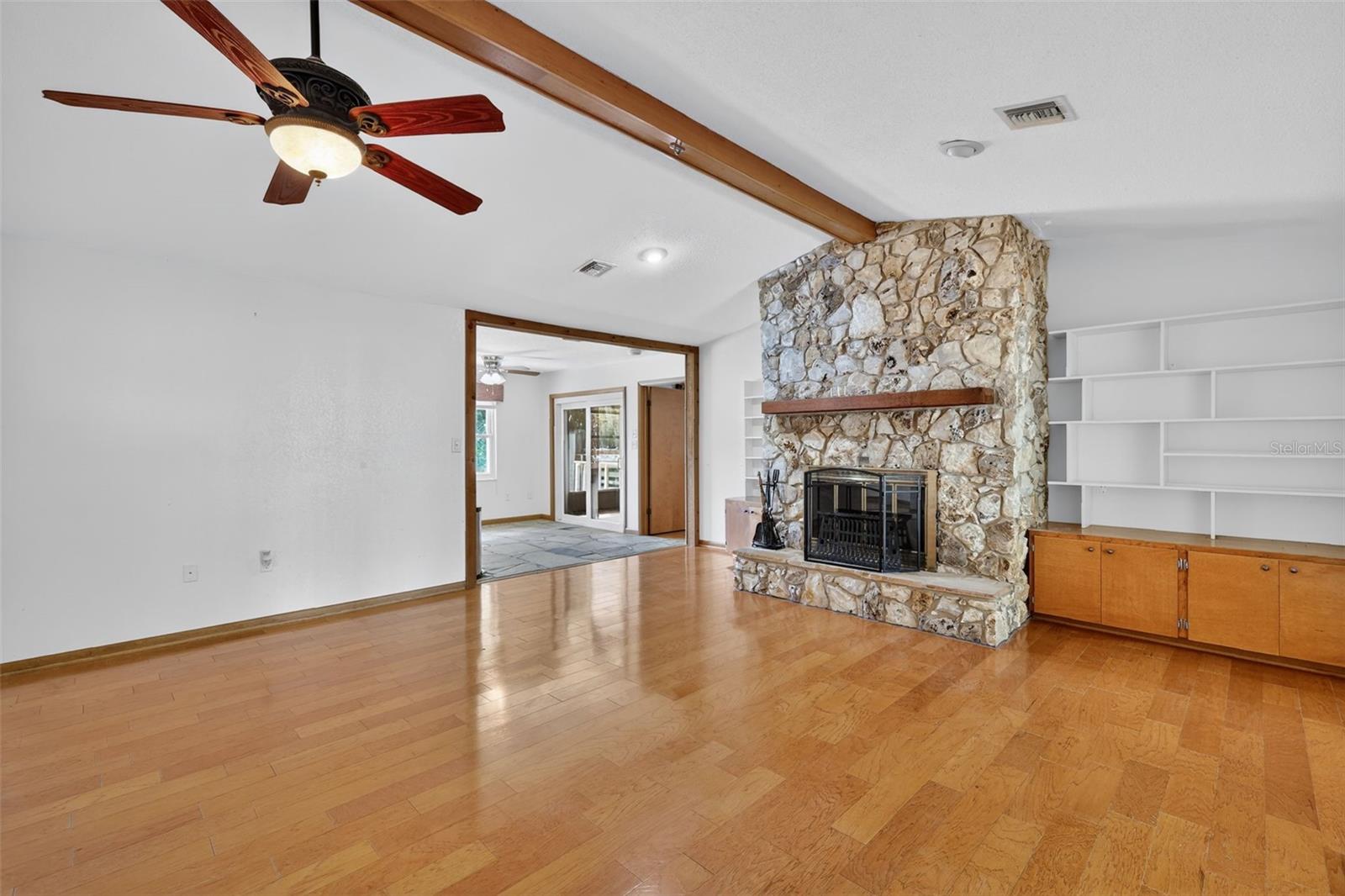 Image 7 of 41 For 50 Court Drive