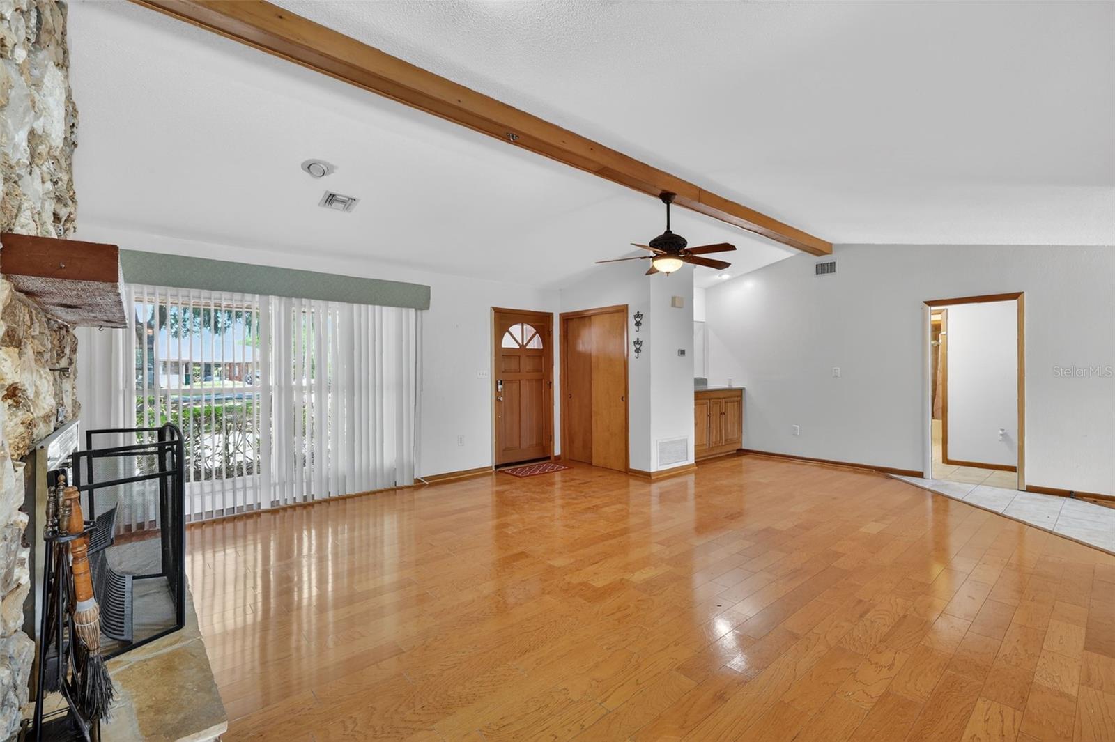 Image 9 of 41 For 50 Court Drive