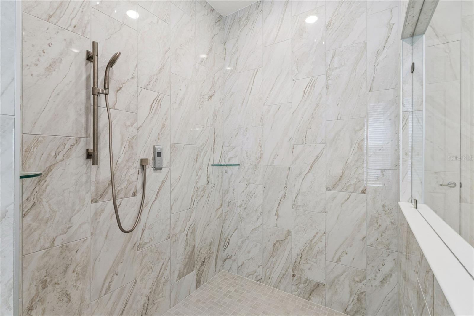 Image 20 of 43 For 14321 Crestavista Avenue