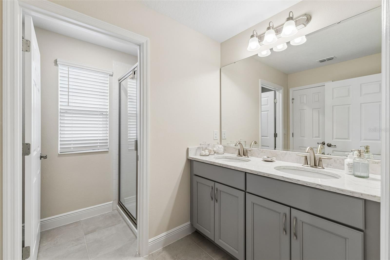 Image 31 of 43 For 14321 Crestavista Avenue