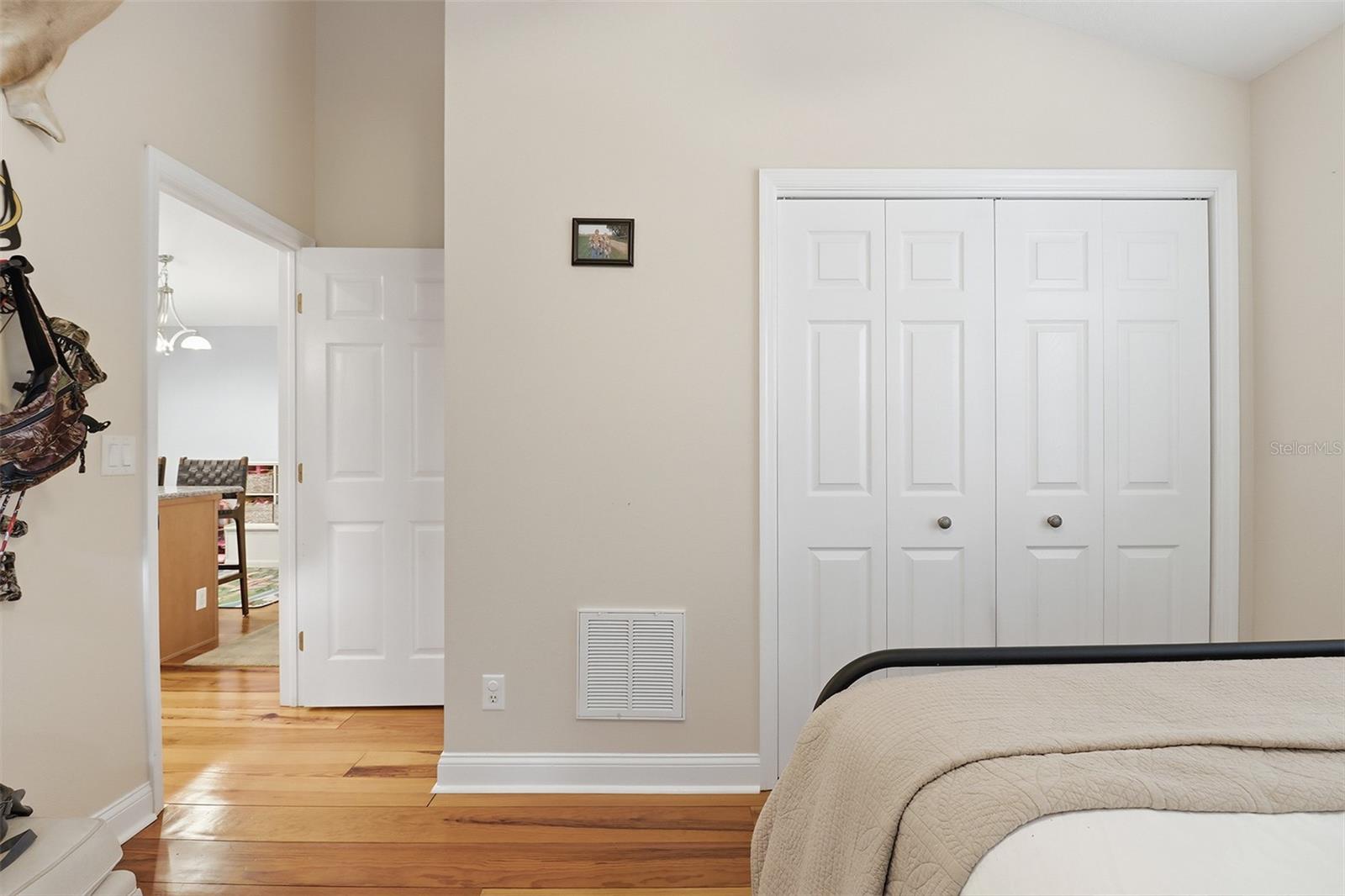 Image 12 of 47 For 300 12th Avenue