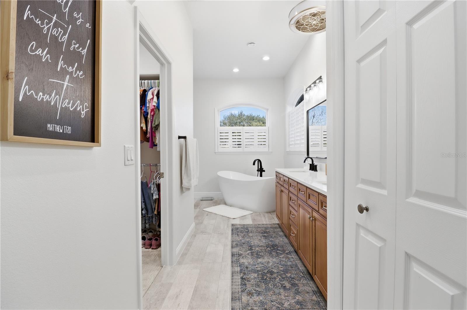 Image 16 of 47 For 300 12th Avenue