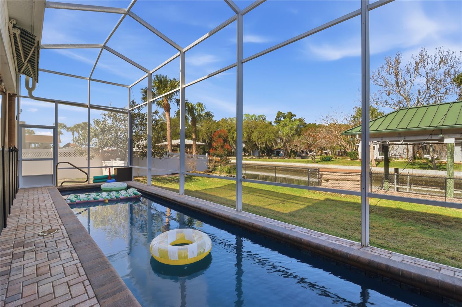 Image 23 of 47 For 300 12th Avenue