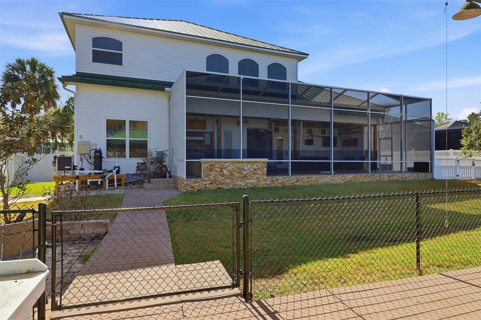 Image 25 of 47 For 300 12th Avenue