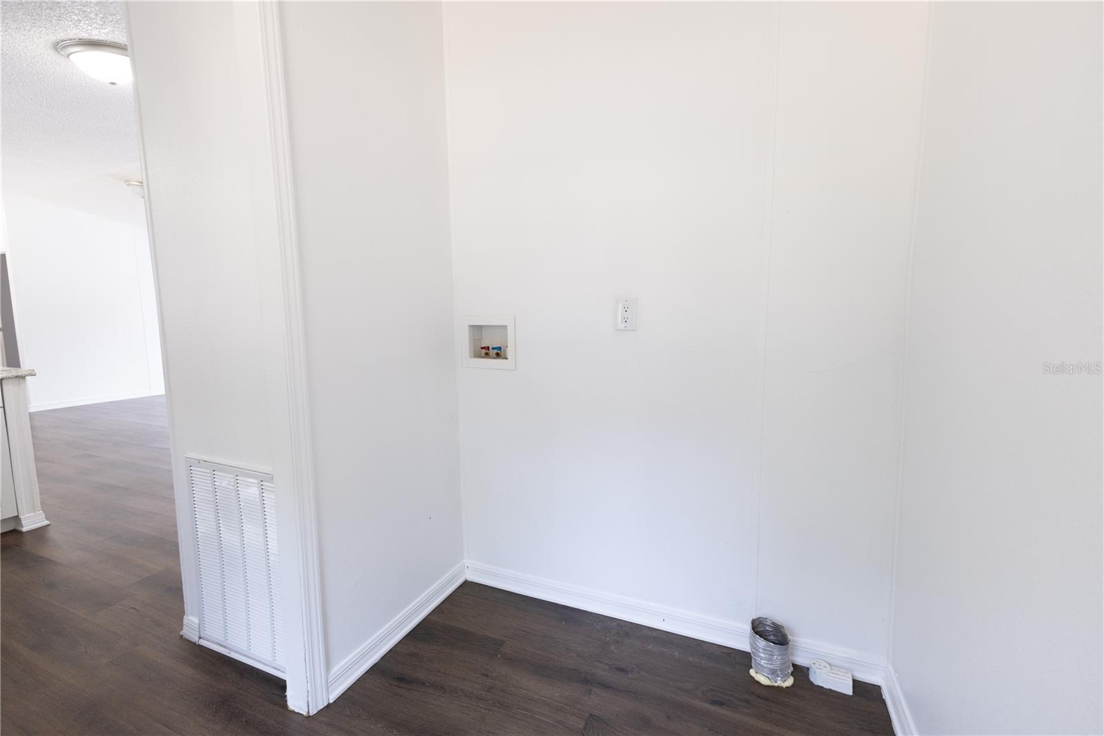 Image 20 of 25 For 4872 Evans Street