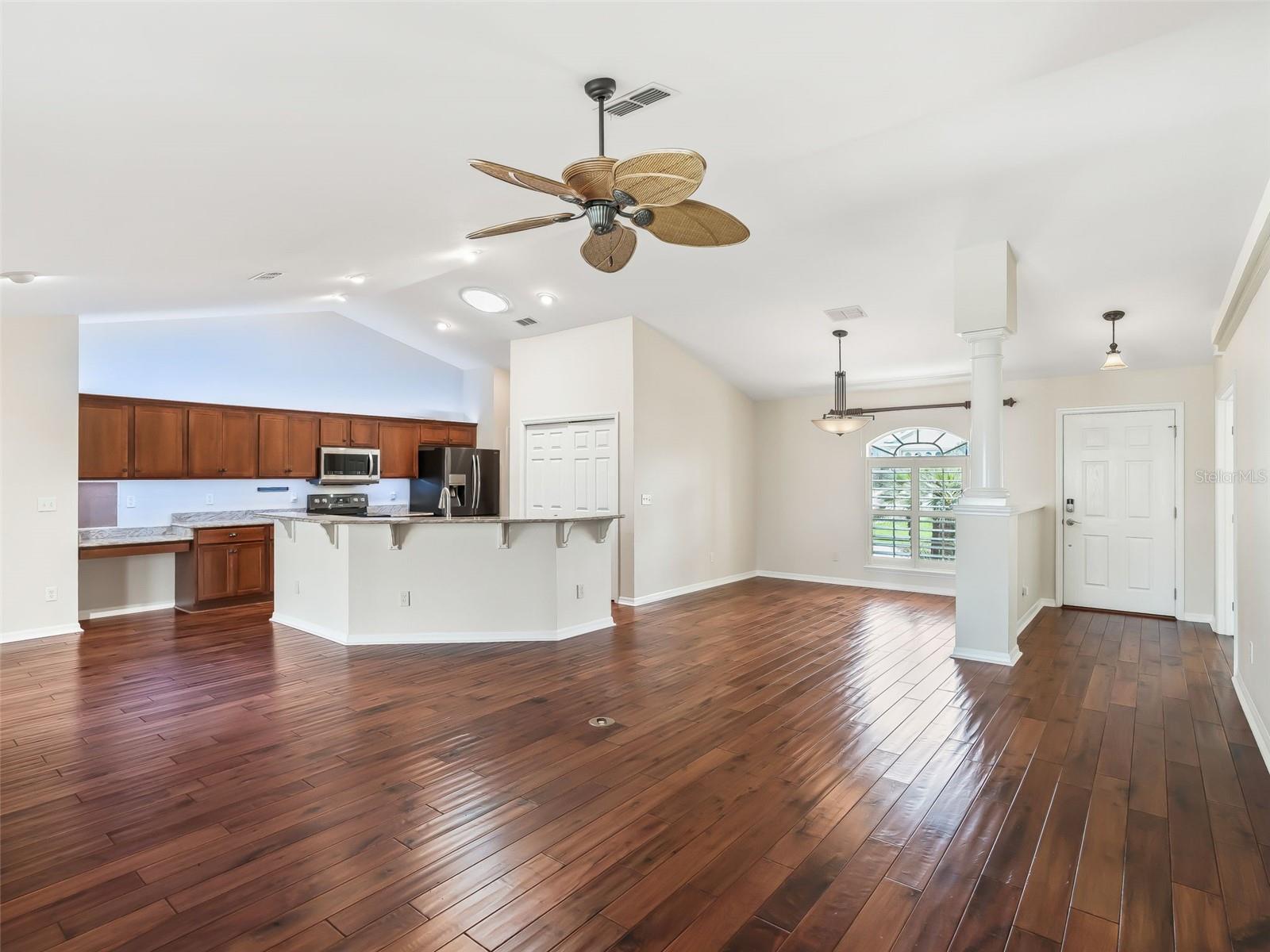 Image 16 of 67 For 12420 176th Loop