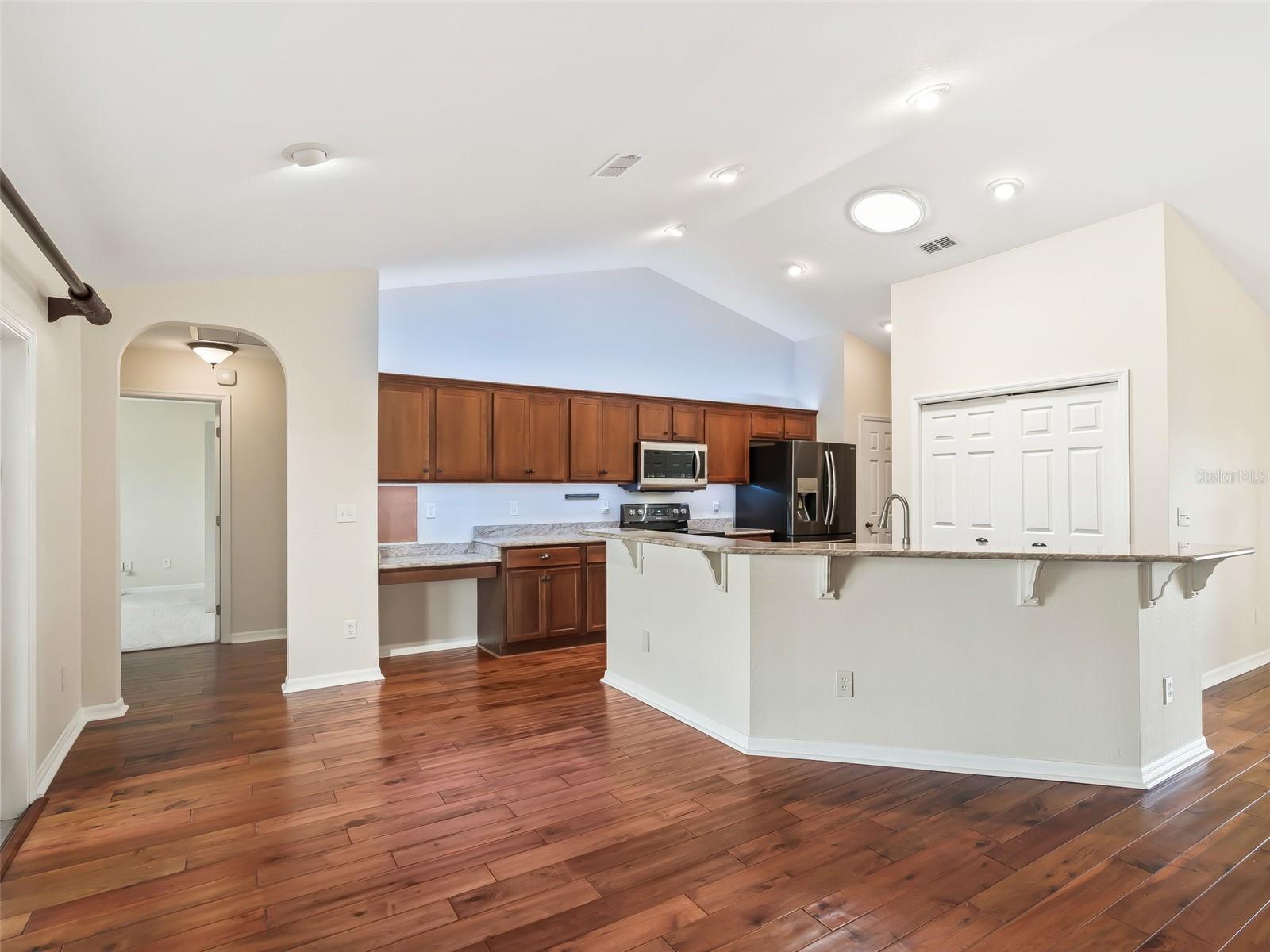 Image 19 of 67 For 12420 176th Loop