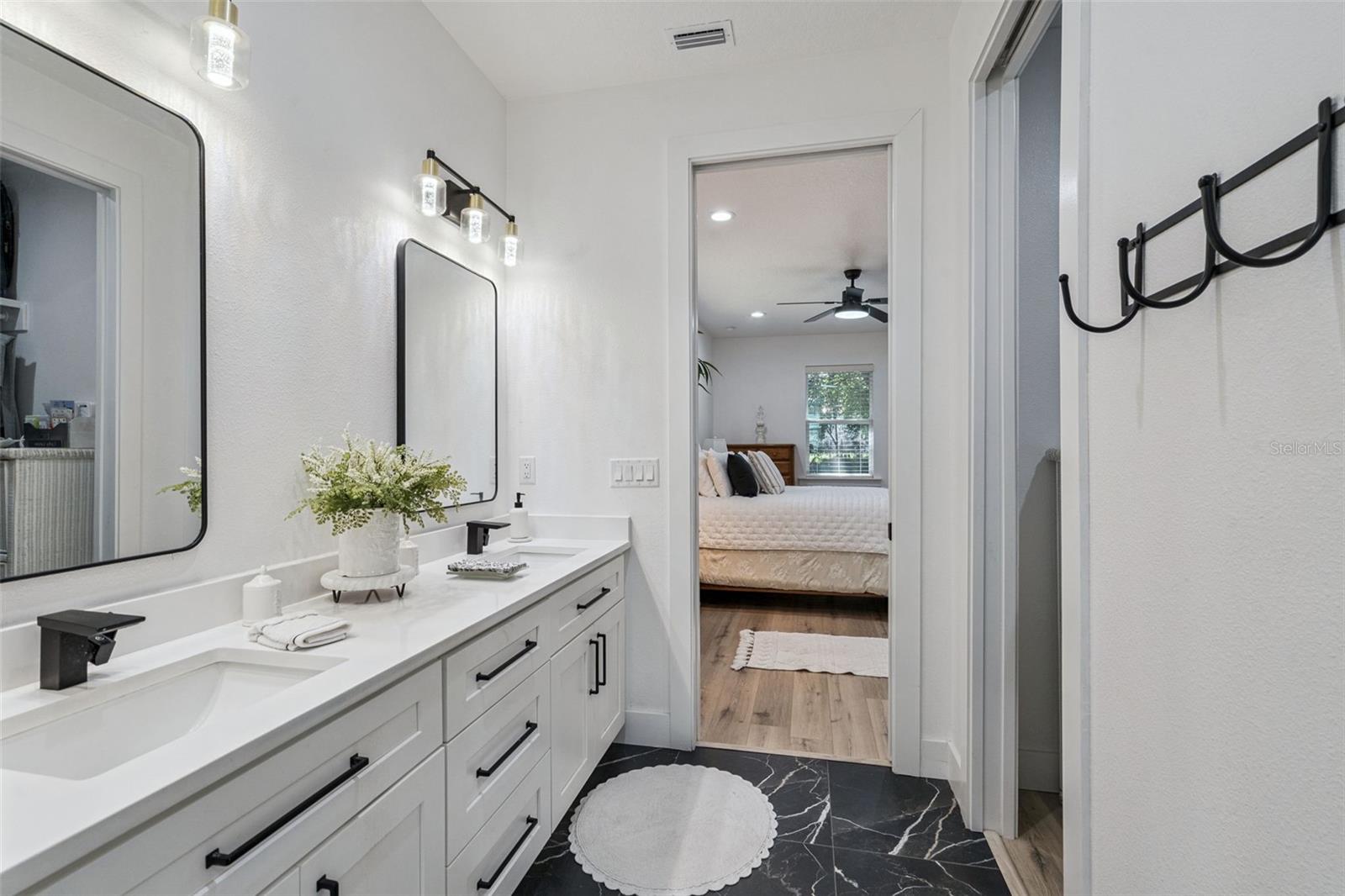 Image 17 of 40 For 11722 Lake Minneola Shores