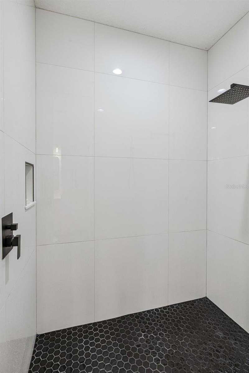 Image 19 of 40 For 11722 Lake Minneola Shores