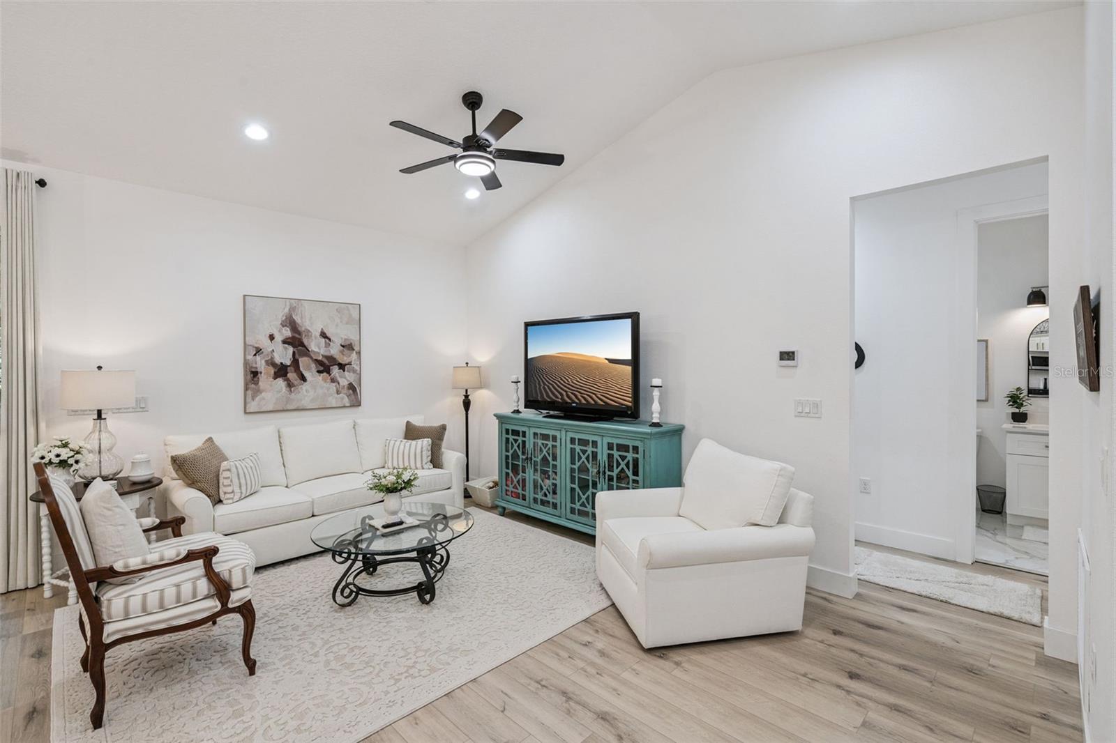 Image 5 of 40 For 11722 Lake Minneola Shores