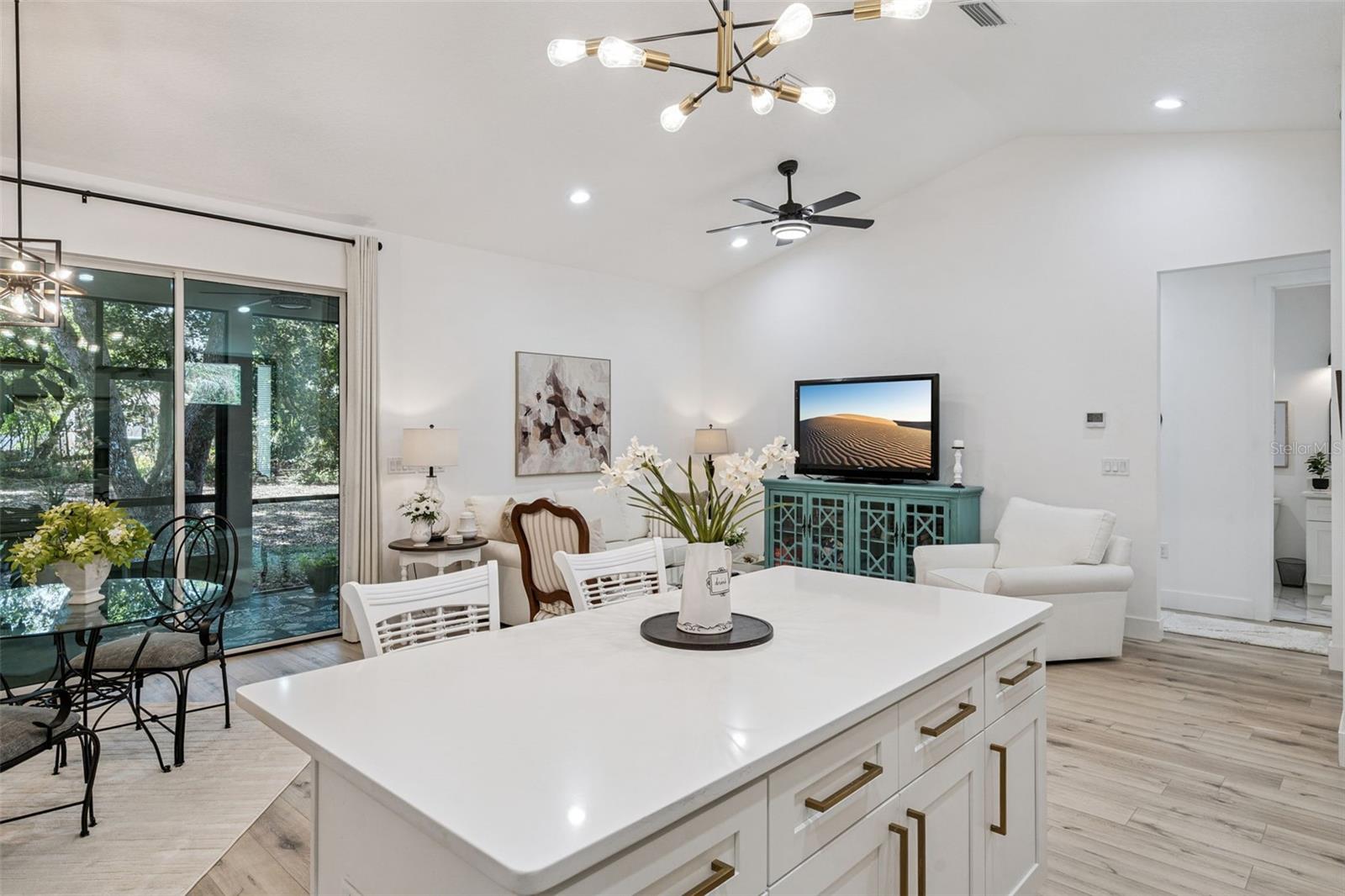 Image 9 of 40 For 11722 Lake Minneola Shores