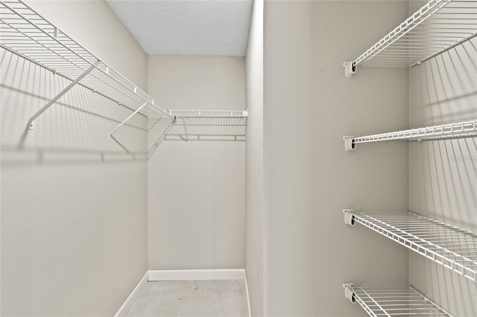 Image 12 of 13 For 921 Clifford Avenue