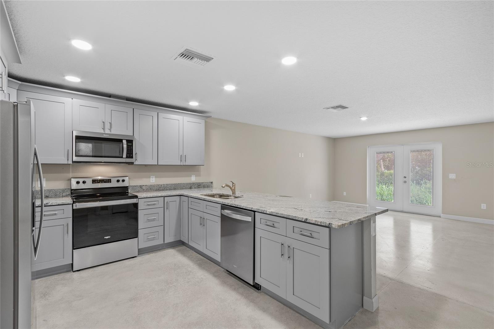 Image 2 of 13 For 921 Clifford Avenue