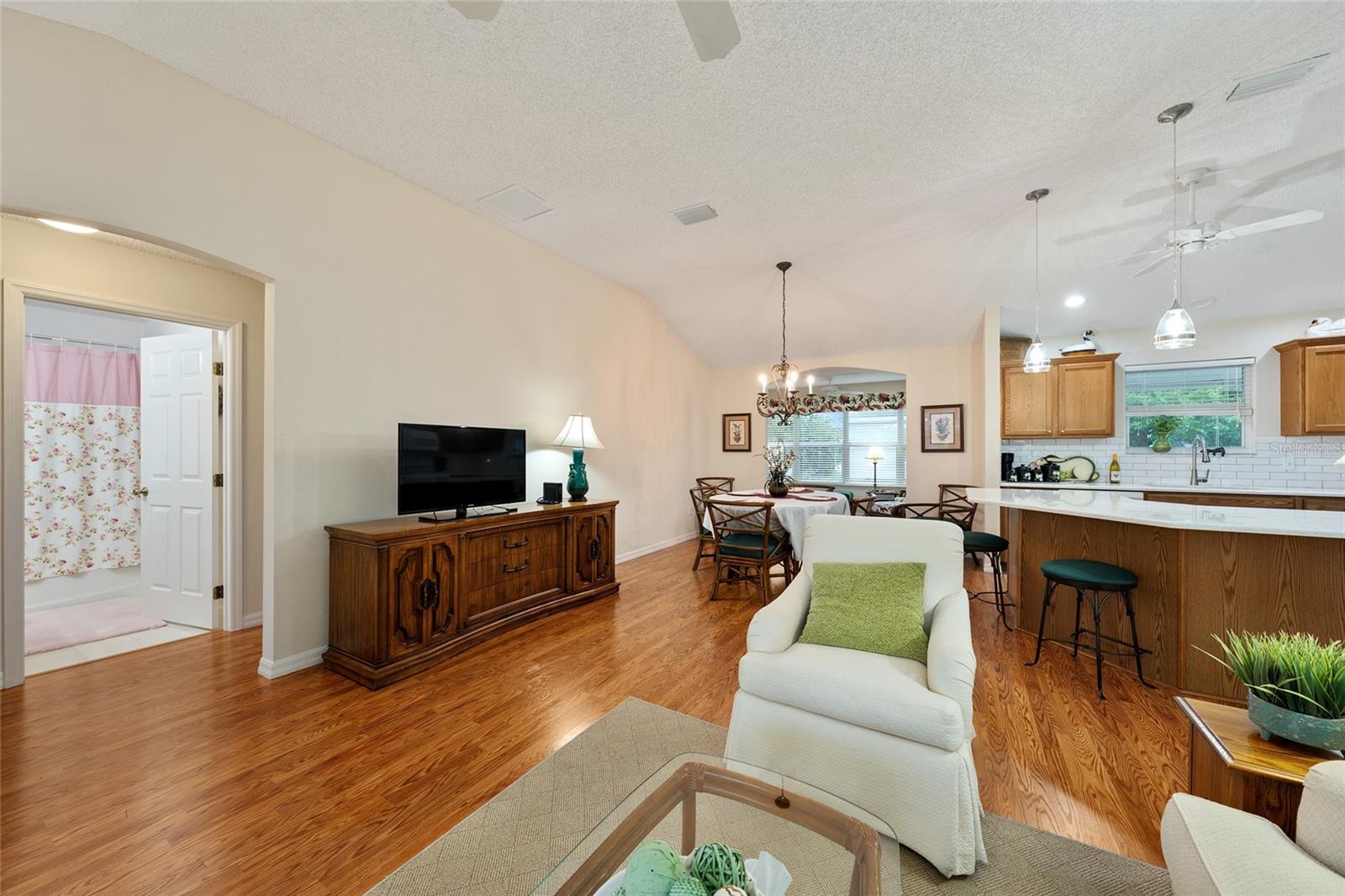 Image 17 of 67 For 17713 89th Milford Avenue