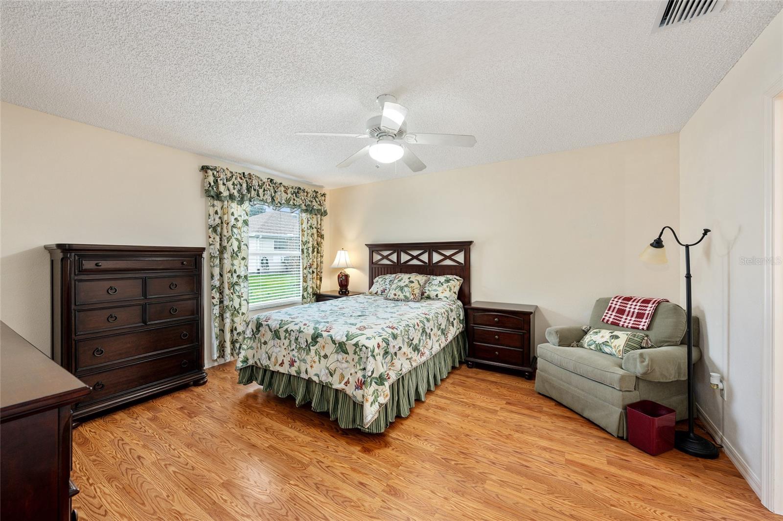 Image 29 of 67 For 17713 89th Milford Avenue