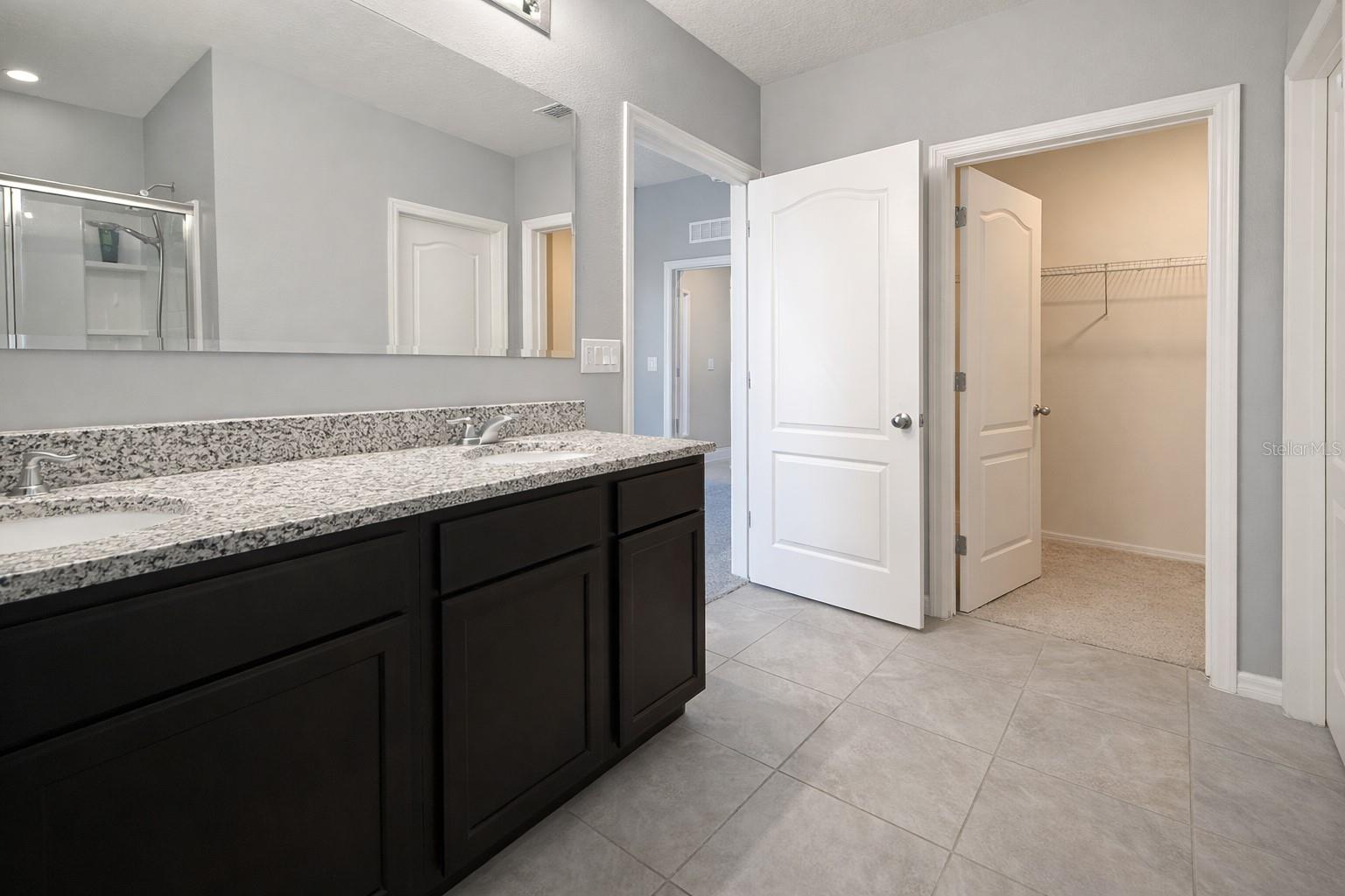 Image 15 of 27 For 1760 Point O Woods Court