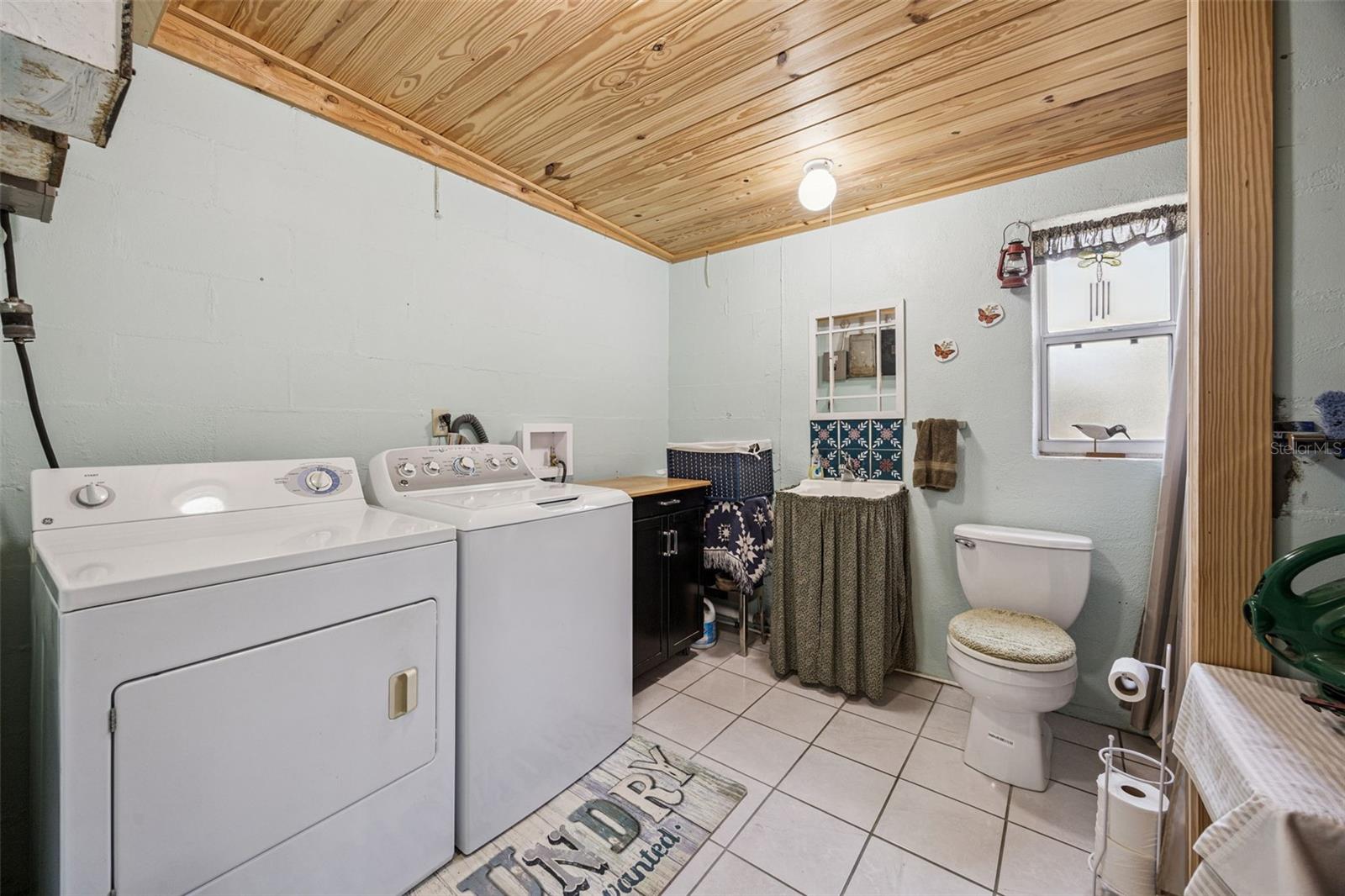 Image 37 of 59 For 5807 Gilliam Rd