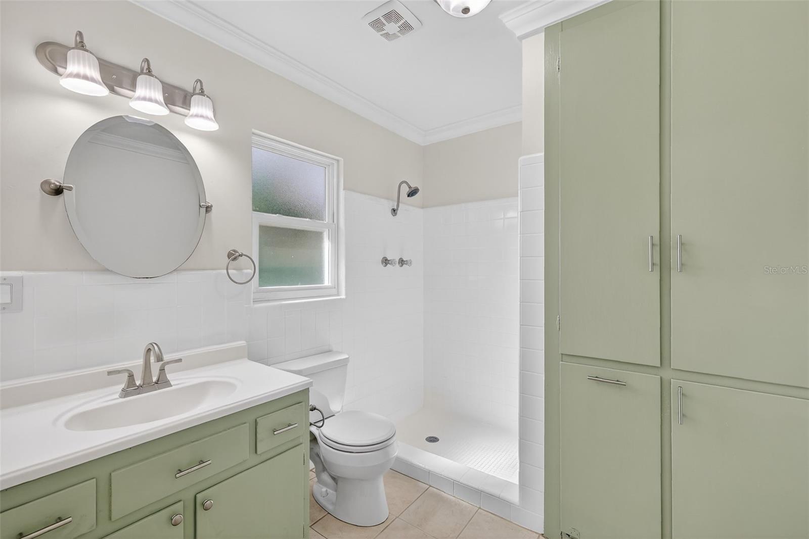 Image 15 of 25 For 436 Atwater Avenue