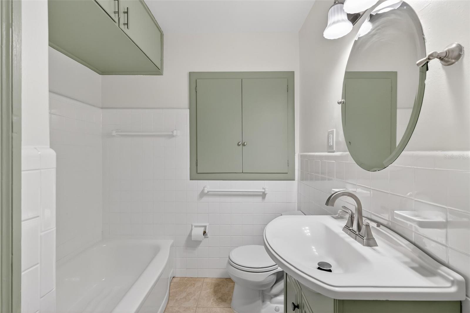 Image 18 of 25 For 436 Atwater Avenue