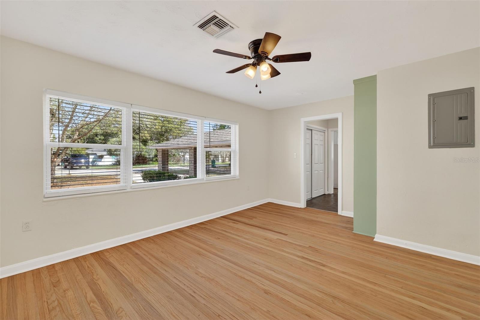 Image 5 of 25 For 436 Atwater Avenue