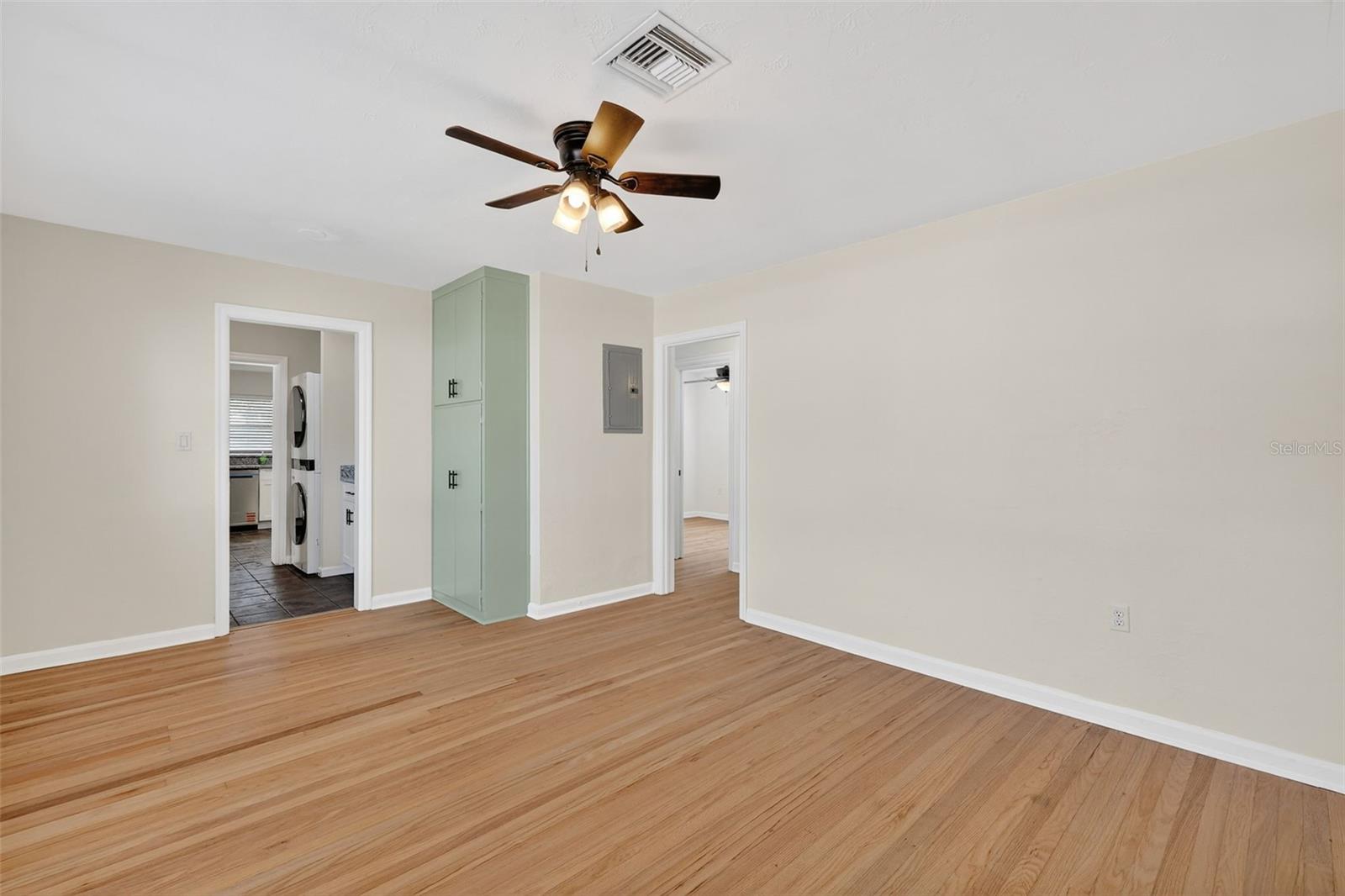 Image 6 of 25 For 436 Atwater Avenue