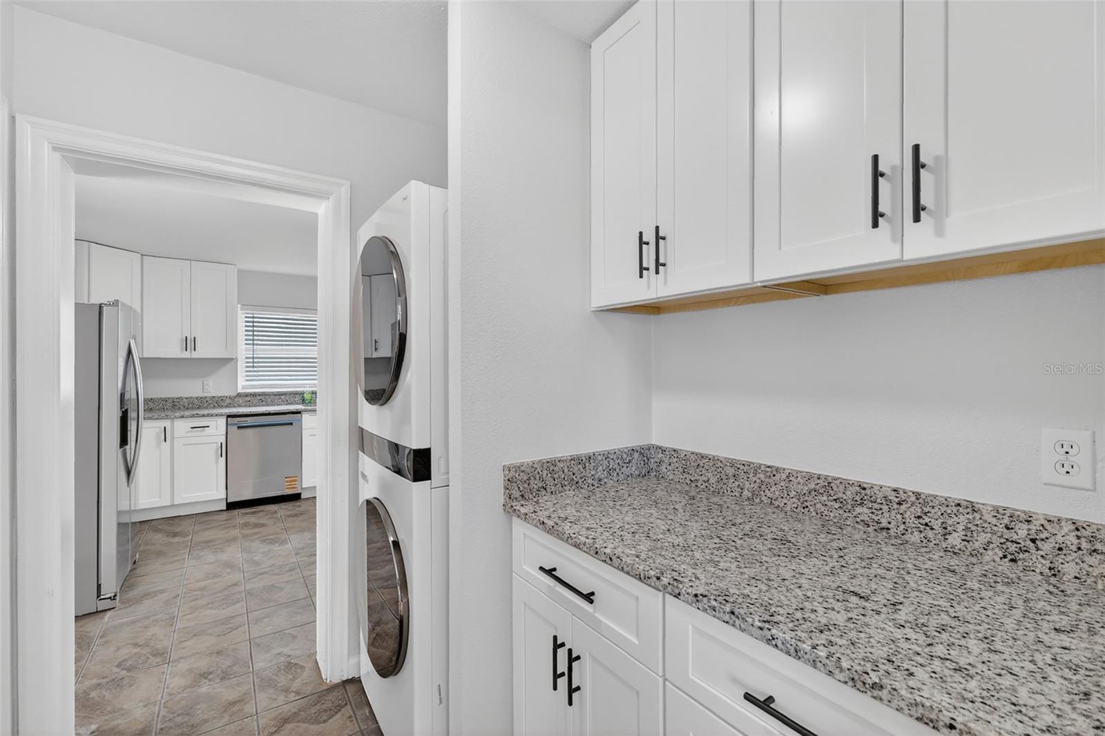 Image 7 of 25 For 436 Atwater Avenue