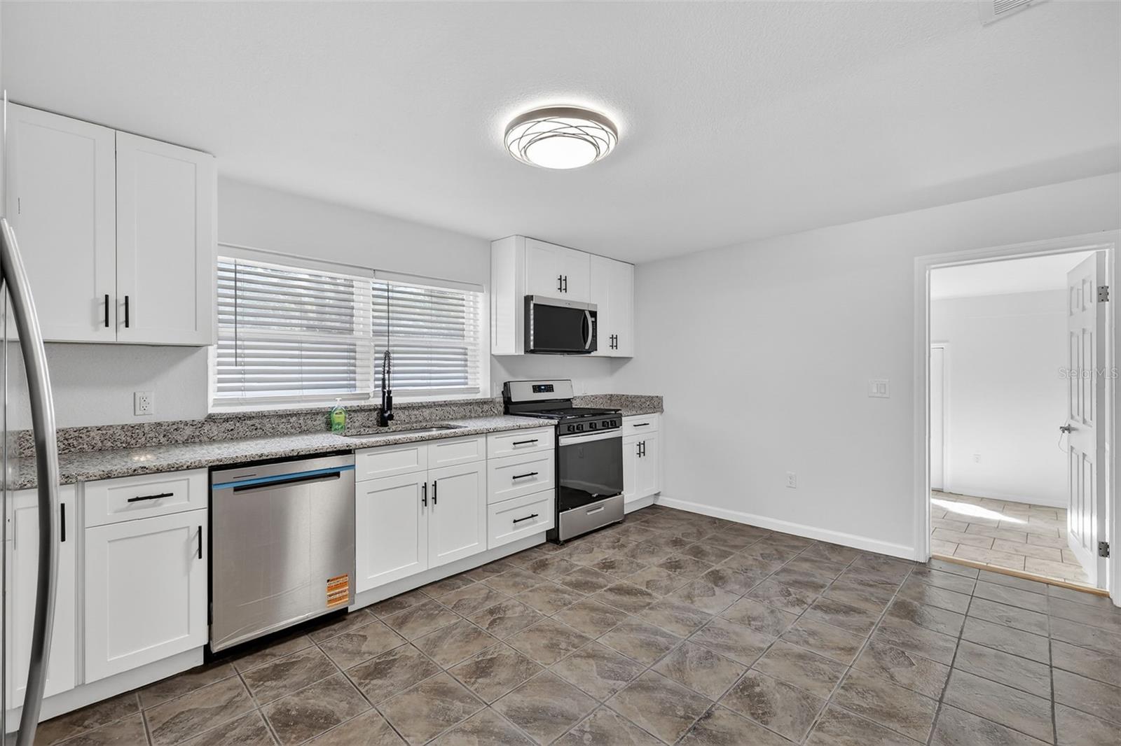 Image 8 of 25 For 436 Atwater Avenue