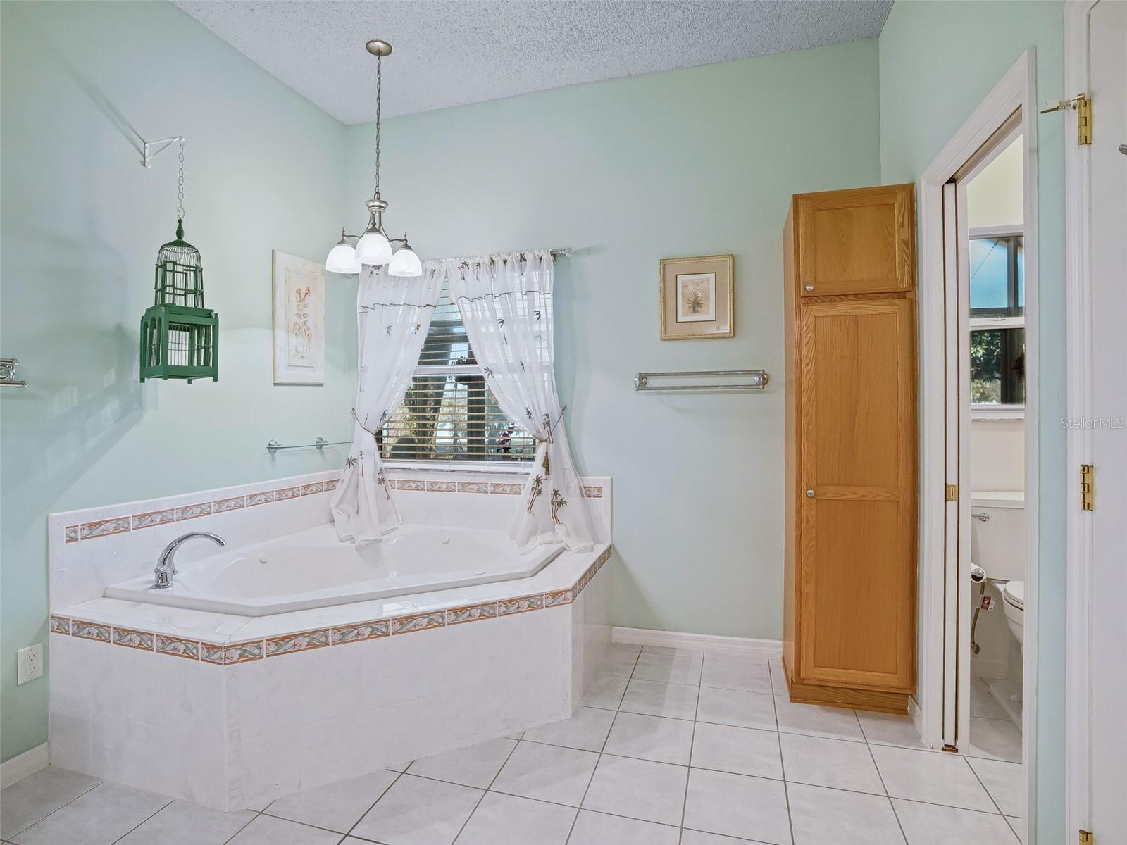 Image 28 of 57 For 1311 Carolina Court