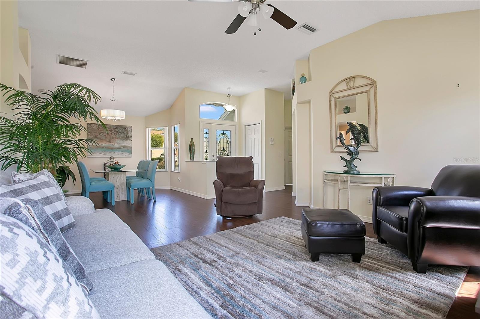 Image 7 of 38 For 528 Sevilla Place