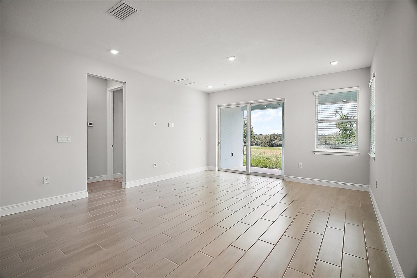 Image 10 of 42 For 2416 Juniper Berry Drive