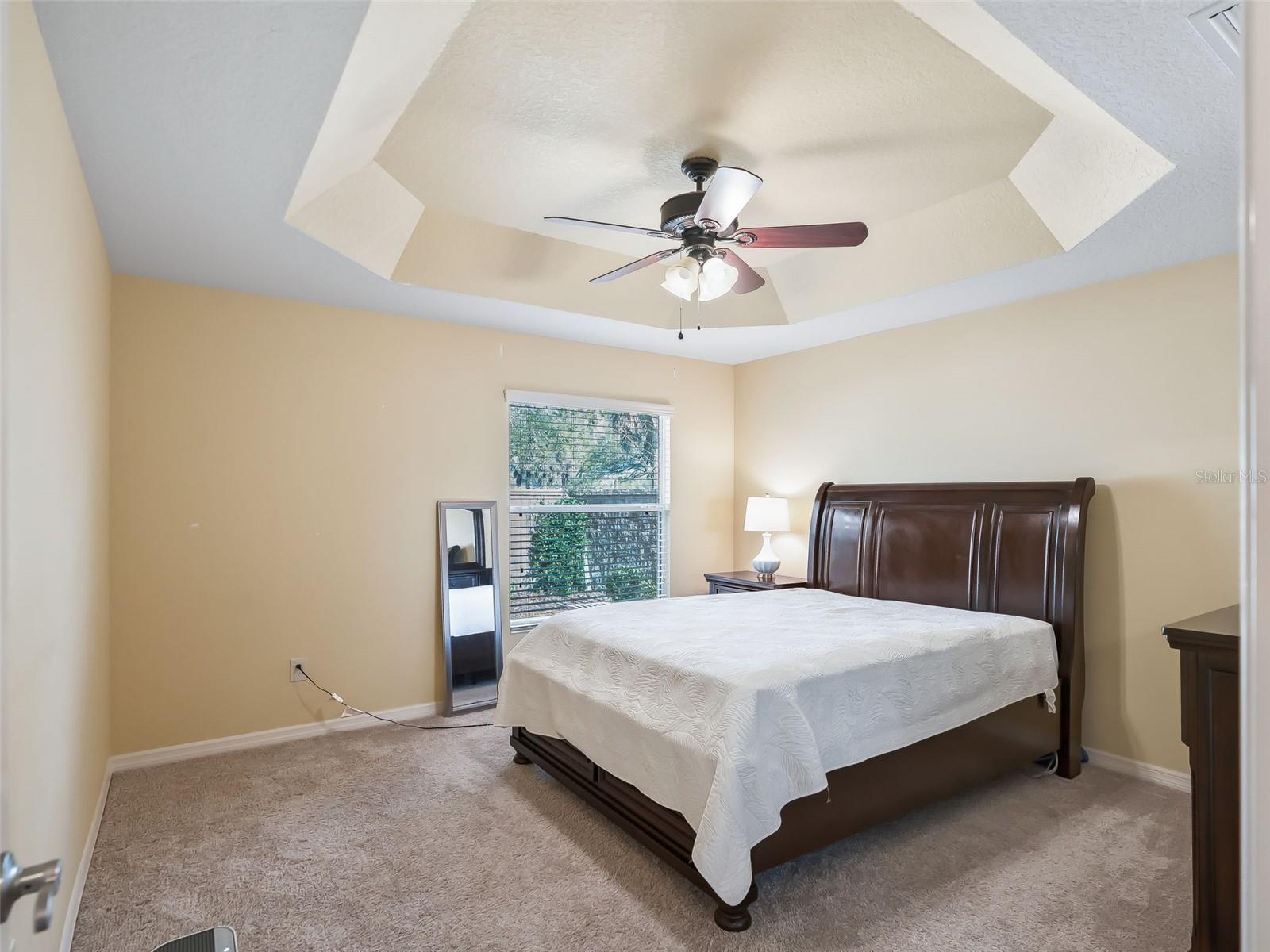 Image 23 of 50 For 1946 Loadstar Avenue