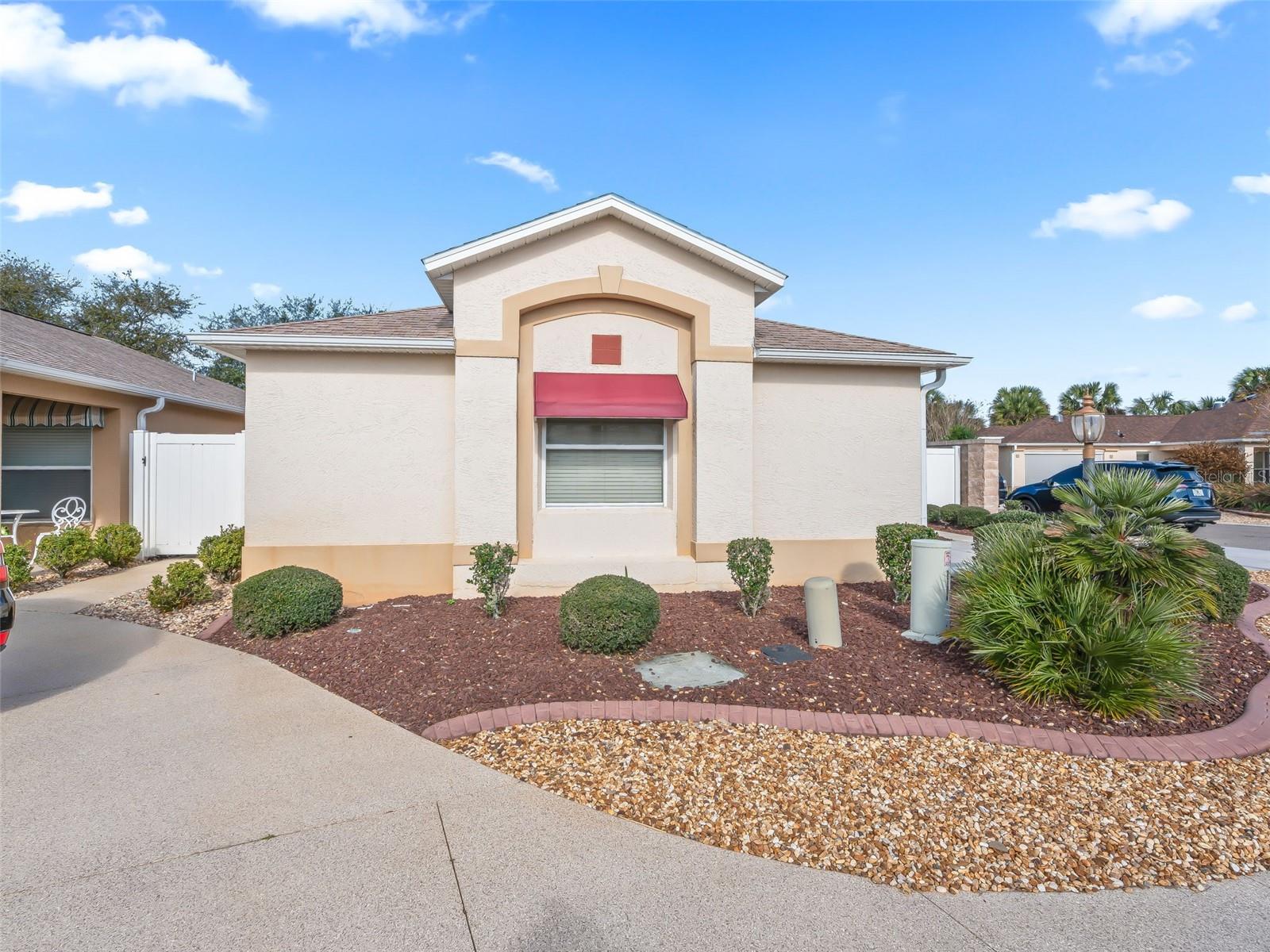 Image 3 of 50 For 1946 Loadstar Avenue