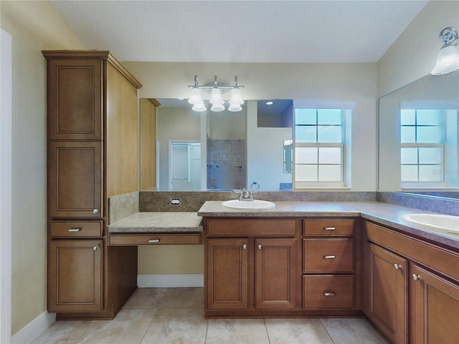 Image 7 of 18 For 2450 Carriage Hill Way