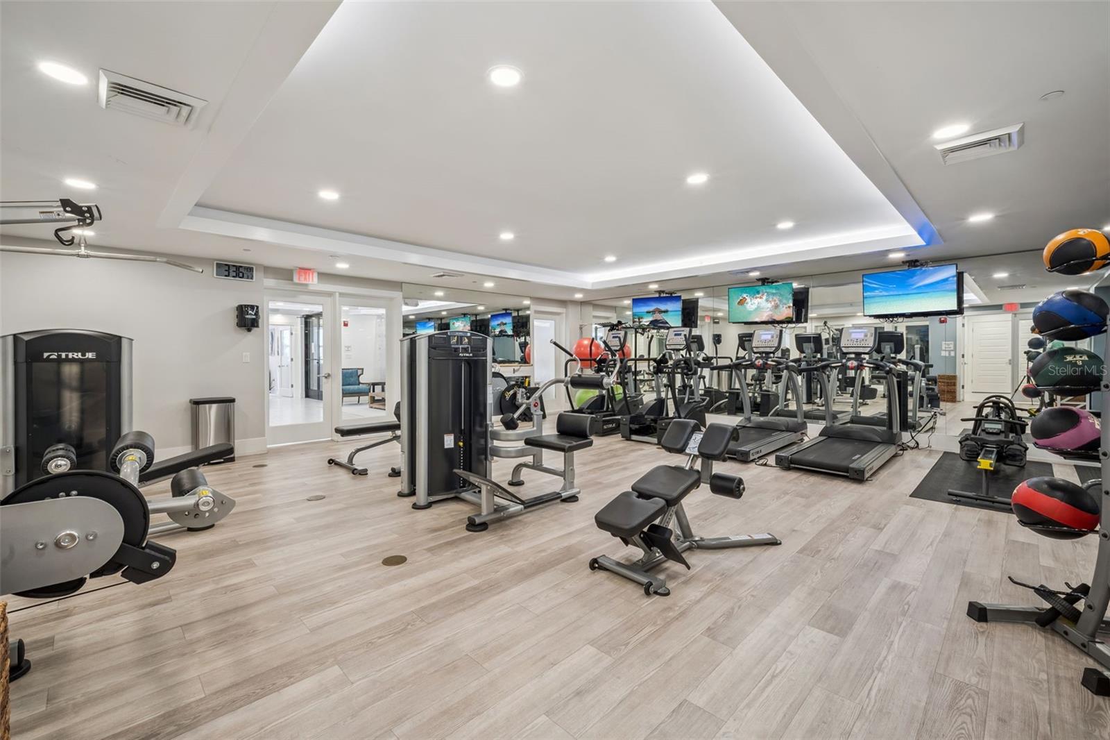 Image 44 of 46 For 16300 County Road 455 503