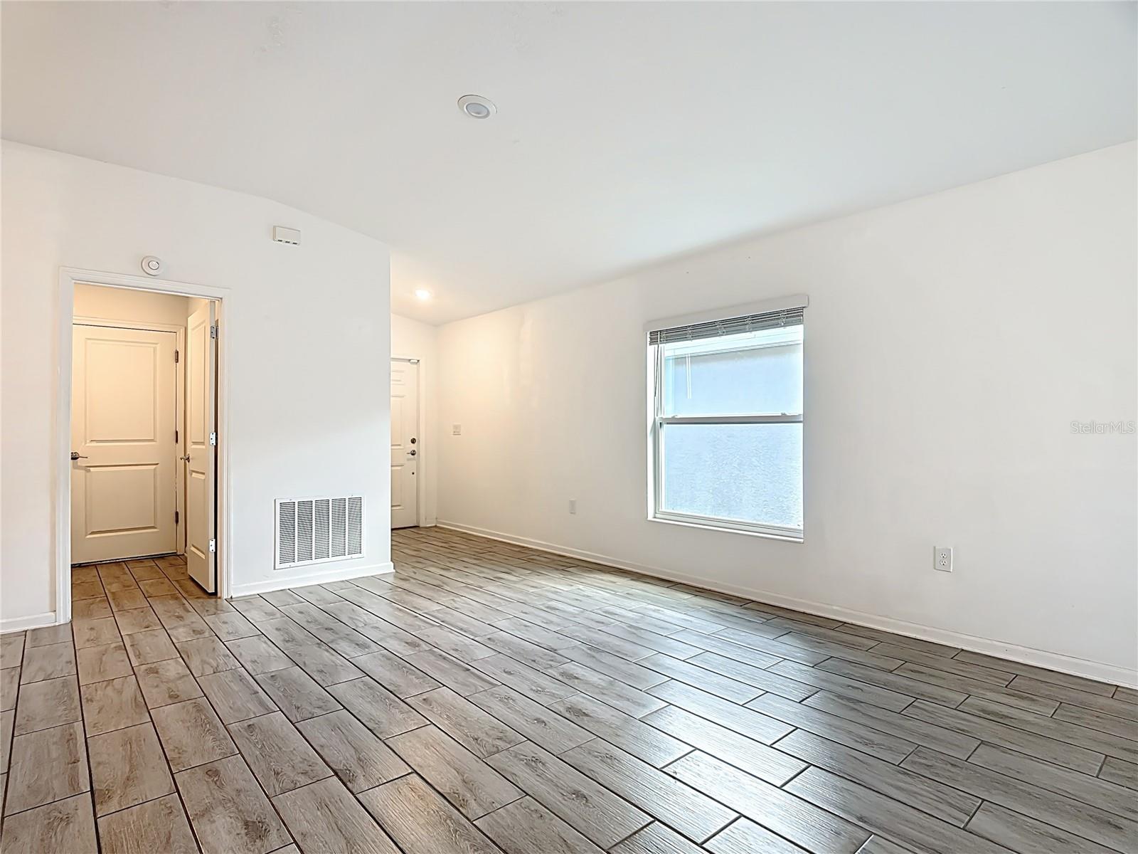 Image 15 of 49 For 441 Macarthur Street