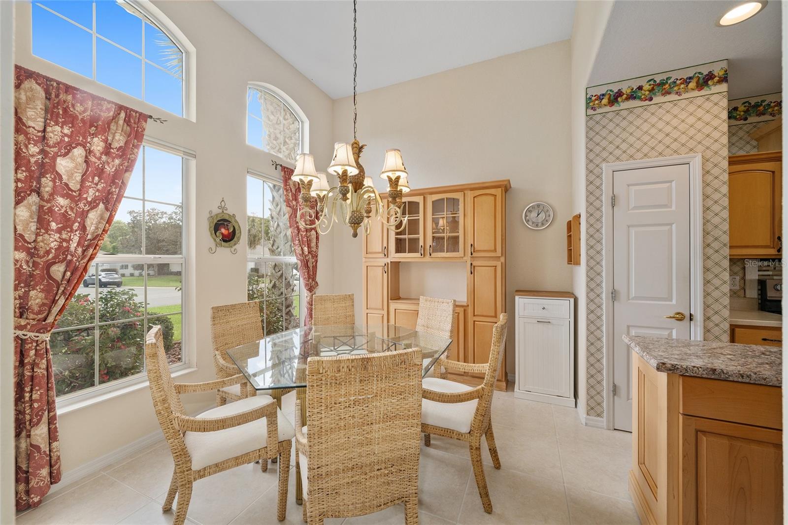 Image 21 of 71 For 13720 97th Avenue