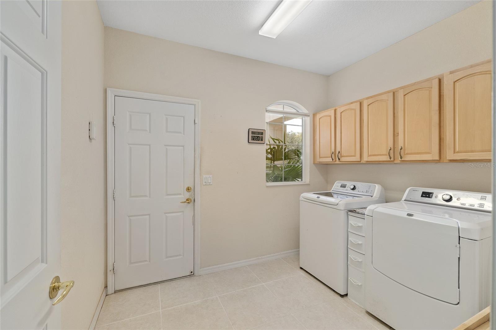 Image 35 of 71 For 13720 97th Avenue