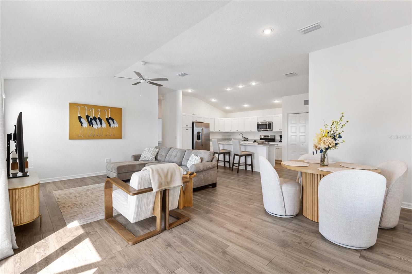 Image 10 of 34 For 1609 Smart Pl