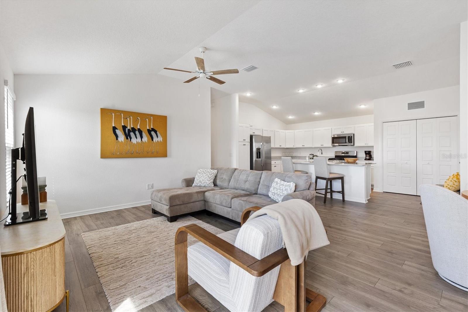 Image 11 of 34 For 1609 Smart Pl