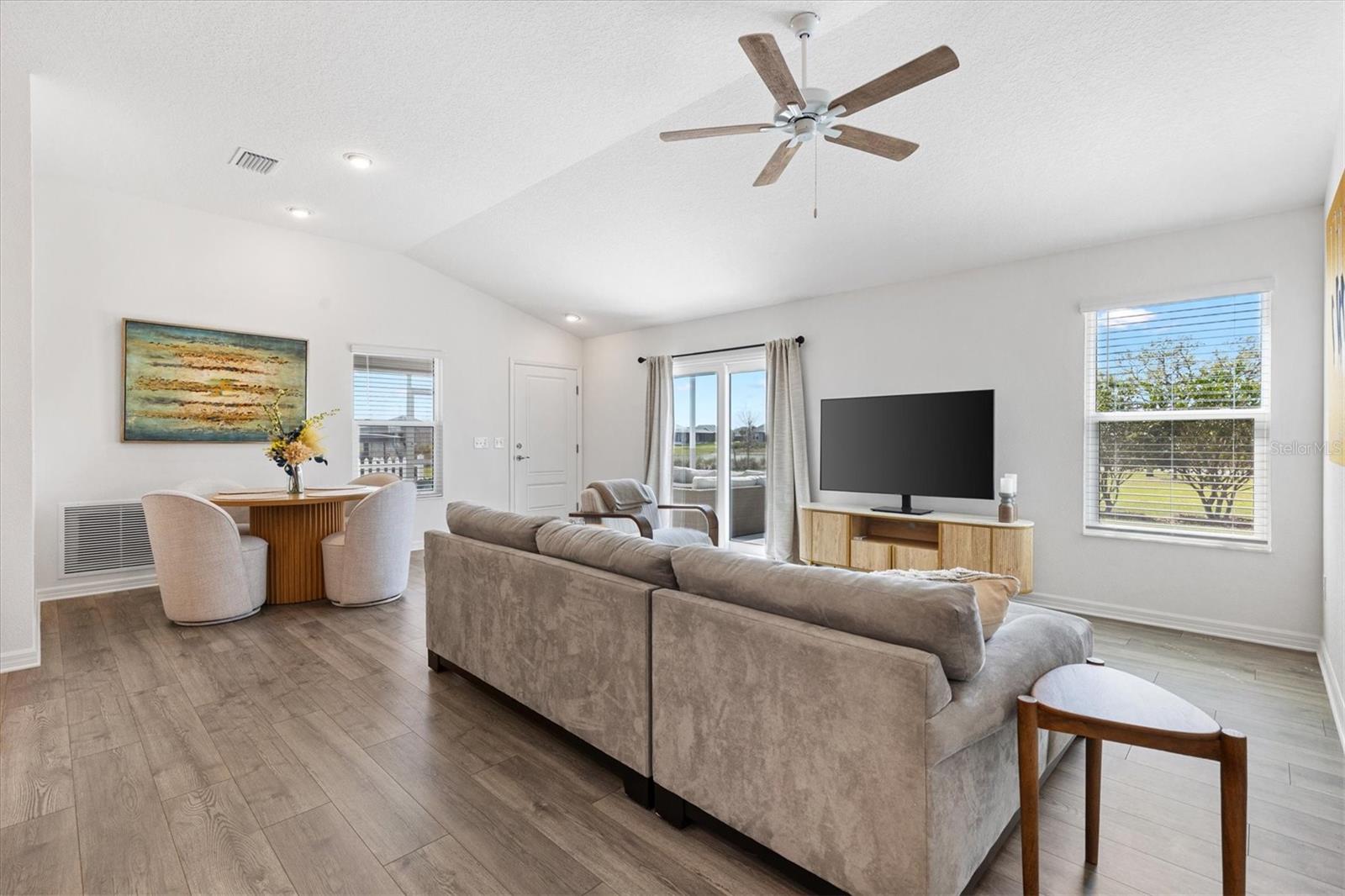 Image 14 of 34 For 1609 Smart Pl