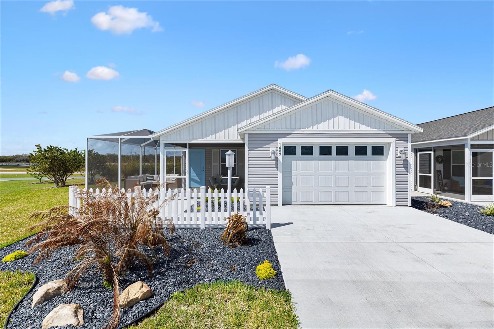 Image 4 of 34 For 1609 Smart Pl