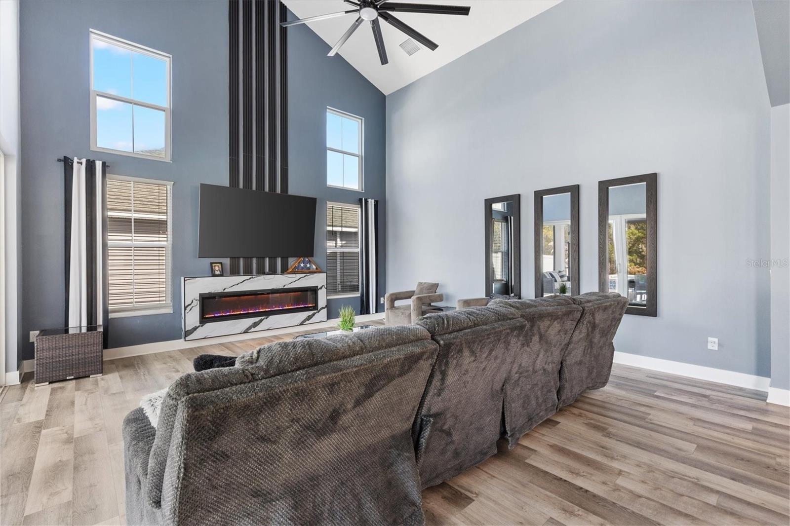 Image 11 of 59 For 2744 Alder Ave