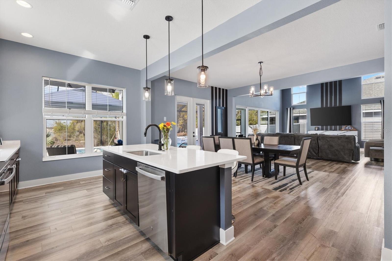 Image 21 of 59 For 2744 Alder Ave