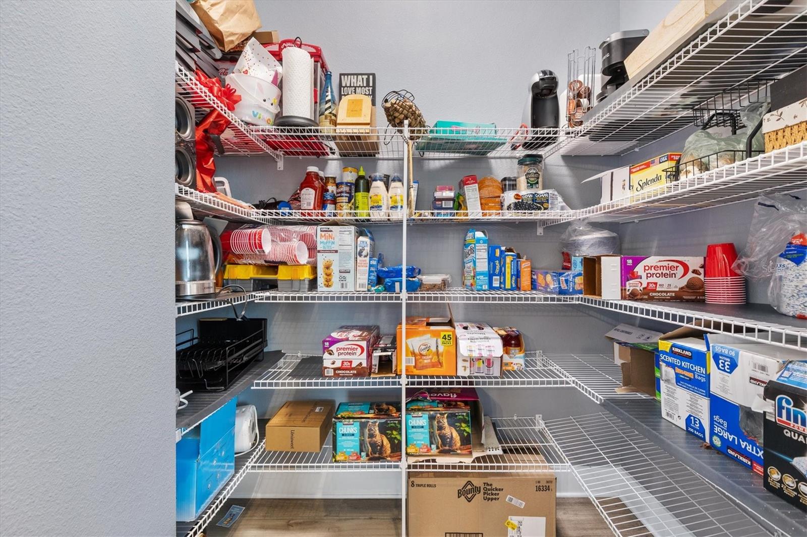 Image 22 of 59 For 2744 Alder Ave